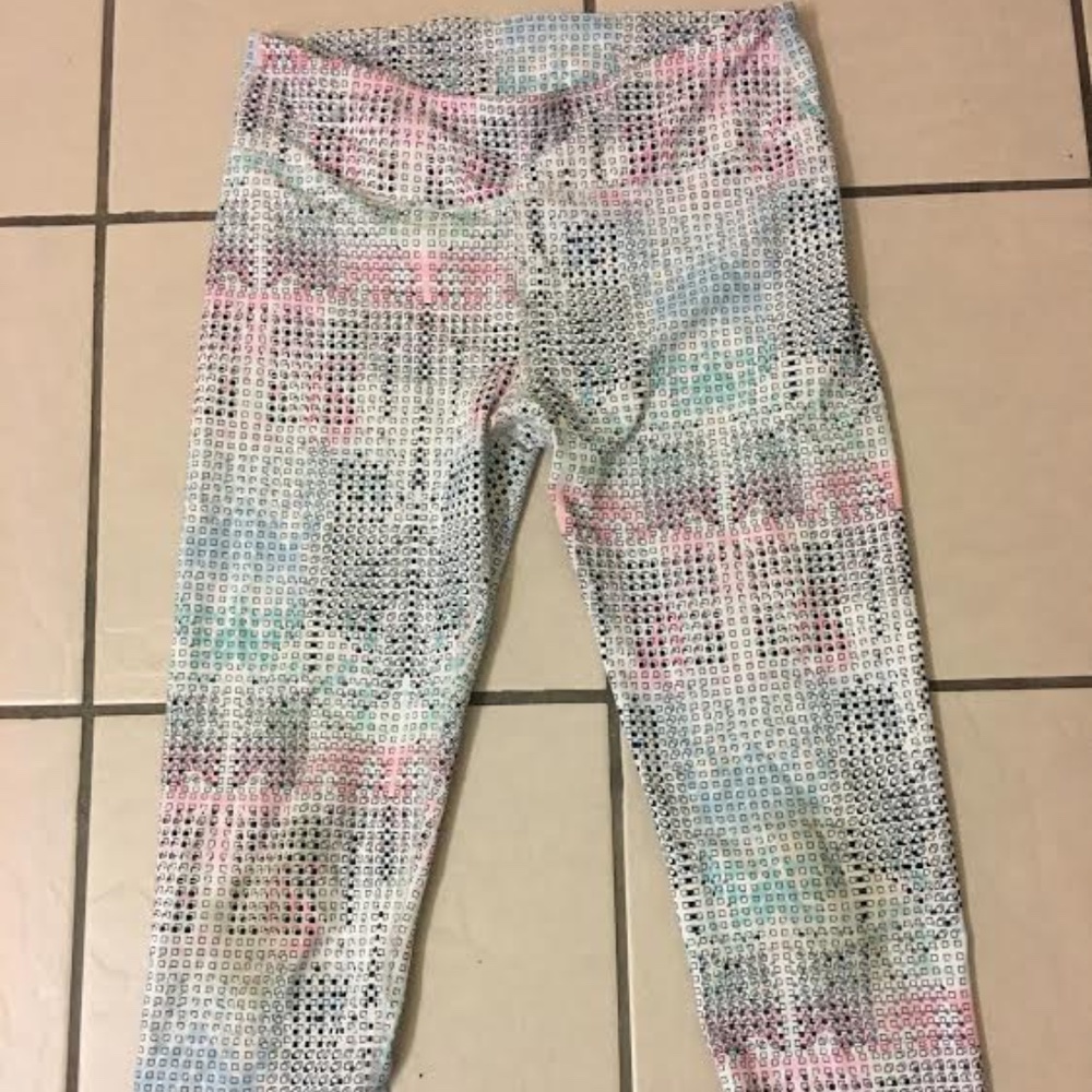 Fabletics cropped leggings